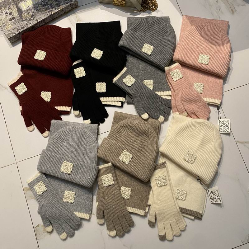 Loewe Scarf Hat Gloves 112503